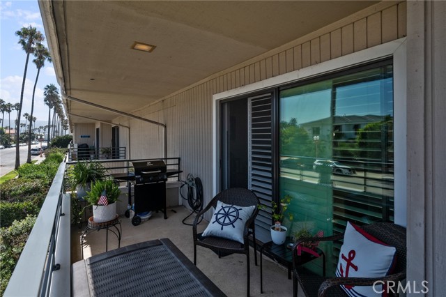 Spacious balcony facing Catalina