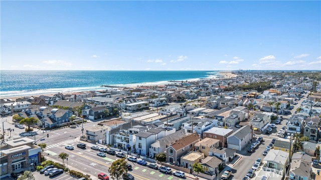 219 32nd Street, Newport Beach CA: https://media.crmls.org/medias/dd4c00ad-88e5-4929-9b5a-b18d775a4b49.jpg