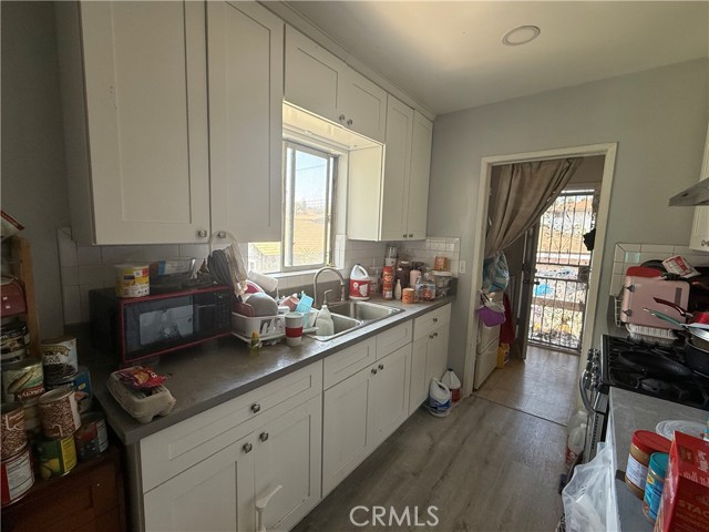 4041 Eagle Street, Los Angeles CA: https://media.crmls.org/medias/dd4c2f02-4236-464f-aaf7-9052cc3ee0c6.jpg