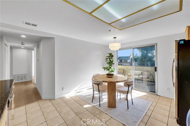 Detail Gallery Image 8 of 37 For 12121 Centralia St #302,  Lakewood,  CA 90715 - 3 Beds | 2 Baths