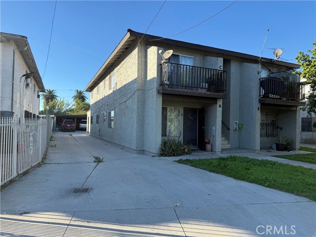 415 S 6th, Montebello CA: https://media.crmls.org/medias/dd4cc993-9f18-48f9-a63f-8632ebbc3fb8.jpg