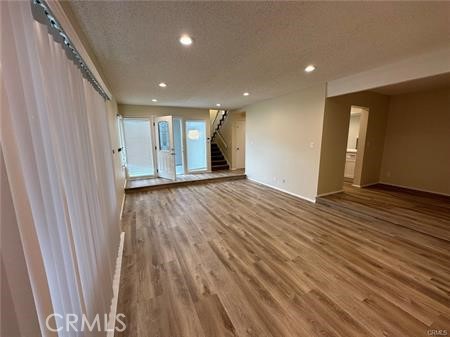 Detail Gallery Image 2 of 16 For 1155 Currier Ave, Simi Valley,  CA 93065 - 4 Beds | 3 Baths