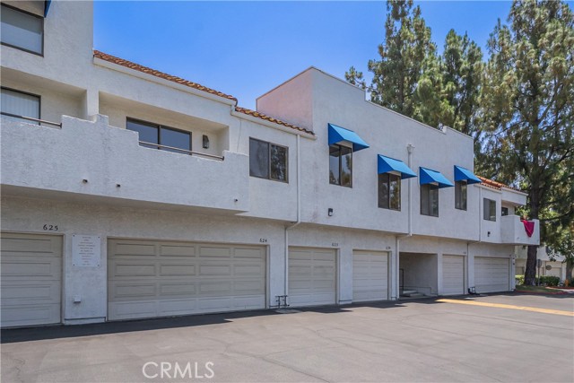 623 Park Shadow Court, Baldwin Park CA: https://media.crmls.org/medias/dd4f1250-0a0a-4351-9241-5339733784ad.jpg