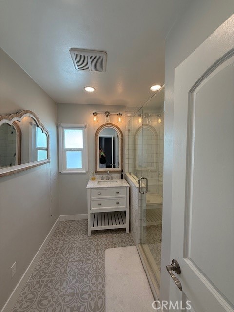 Detail Gallery Image 10 of 22 For 5713 Woodman Ave, Valley Glen,  CA 91401 - 2 Beds | 1 Baths