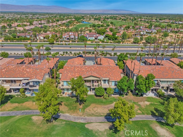 55353 Winged Foot, La Quinta CA: https://media.crmls.org/medias/dd50032e-87f4-453b-94cb-66c2d813dc3b.jpg