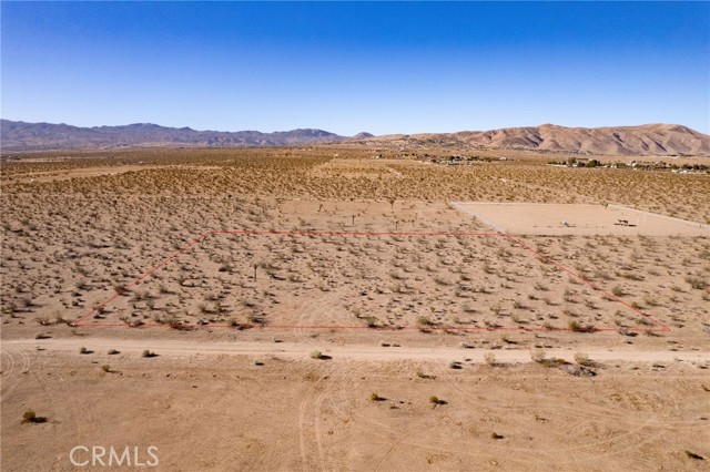 Detail Gallery Image 2 of 14 For 23993 Lancelet St, Apple Valley,  CA 92308 - – Beds | – Baths