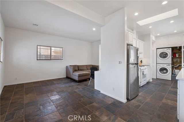 824 Torrance, Redondo Beach CA: https://media.crmls.org/medias/dd513df8-9f52-4b6d-a59a-e928cdadf8f5.jpg