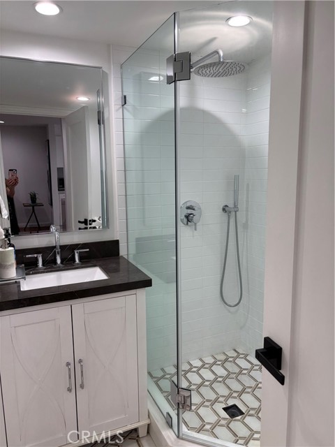 5533 Edward E Horton Lane, Encino CA: https://media.crmls.org/medias/dd52a44a-94aa-45c8-9f3b-0dcc4a293530.jpg