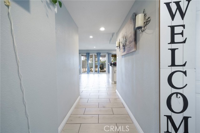 Detail Gallery Image 8 of 48 For 14215 Canterbury Dr, Victorville,  CA 92395 - 3 Beds | 2 Baths