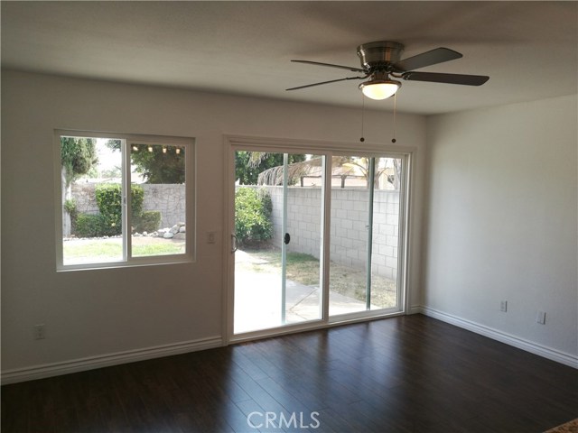 2762 E Saint Andrews Street, Ontario CA: https://media.crmls.org/medias/dd531233-257d-4cd0-b5e5-98bdc06ce9c9.jpg