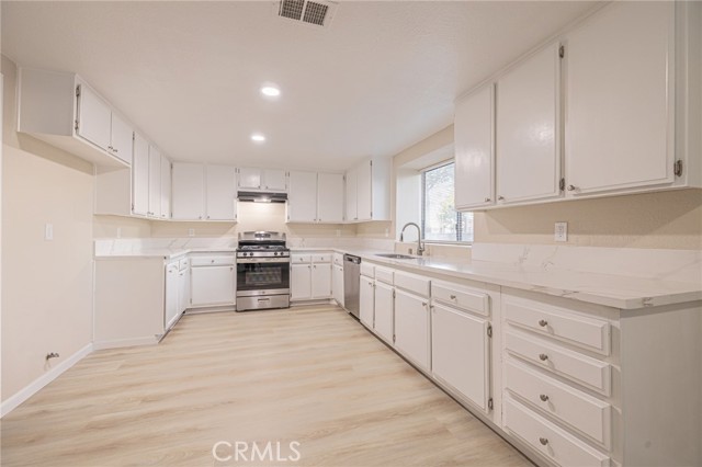 Detail Gallery Image 24 of 49 For 1201 Camran, Lancaster,  CA 93535 - 5 Beds | 3 Baths