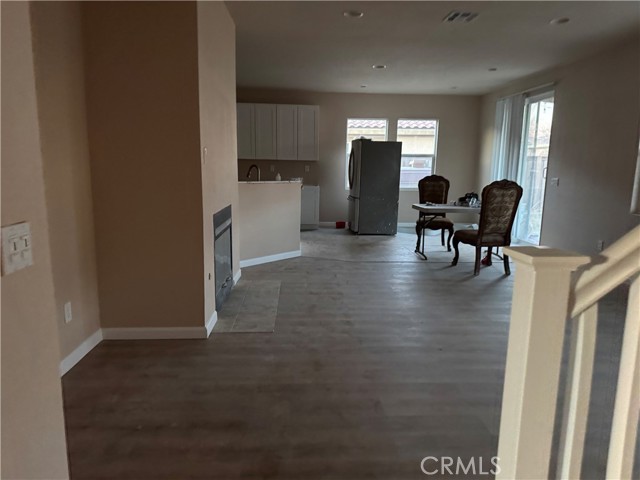 1060 Saltbush Lane, Hemet CA: https://media.crmls.org/medias/dd5376f2-6343-43b1-8aec-36a8895d3922.jpg
