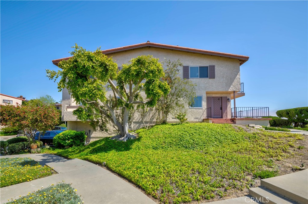 28211 Ridgethorne Court
