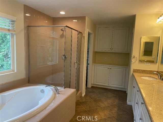 629 E Gardenia Drive, Azusa CA: https://media.crmls.org/medias/dd538bb4-198d-4fb0-988c-02a15a8cae03.jpg