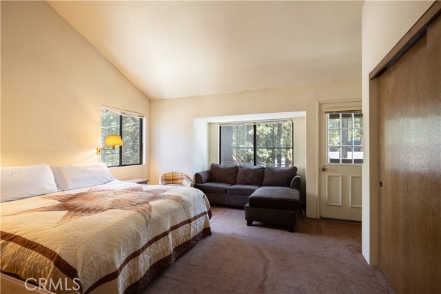 Detail Gallery Image 11 of 31 For 667 Summit Bld #4,  Big Bear Lake,  CA 92315 - 3 Beds | 2 Baths