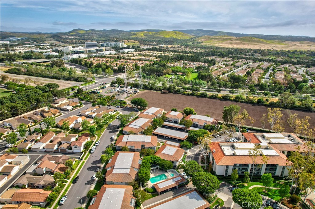 MLS #OC25258602 image #30