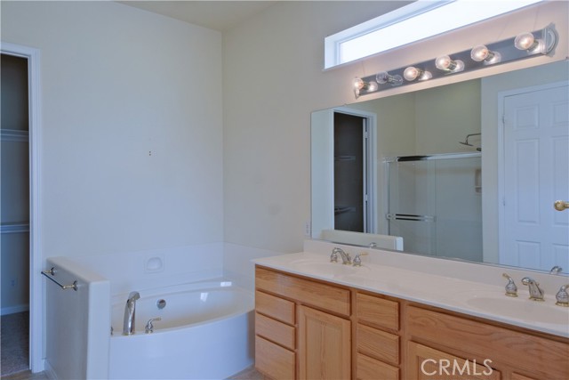 Detail Gallery Image 13 of 29 For 19533 Vermillion Ln, Apple Valley,  CA 92308 - 2 Beds | 2/1 Baths