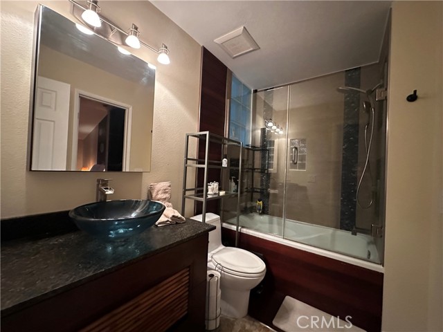 Detail Gallery Image 34 of 37 For 2217 Vanderbilt Ln #8,  Redondo Beach,  CA 90278 - 2 Beds | 1/1 Baths