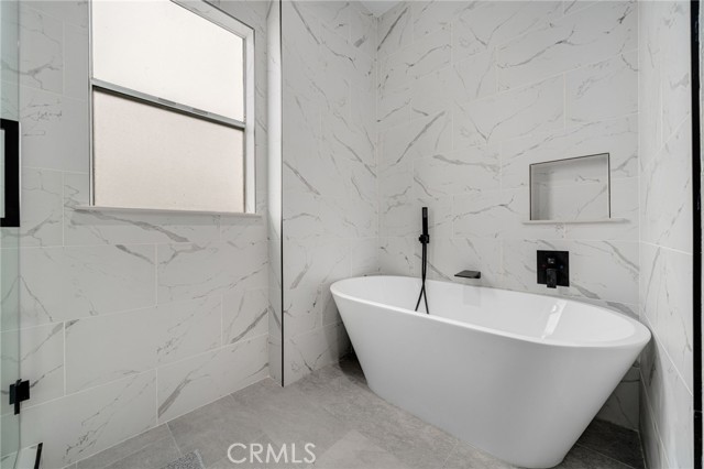 Detail Gallery Image 32 of 39 For 383 Park Ave, Long Beach,  CA 90814 - 3 Beds | 3 Baths