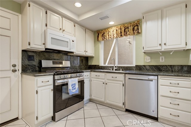 334 Country Club, C photo 16