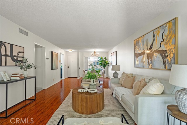 Detail Gallery Image 5 of 28 For 4141 via Marisol #215,  Los Angeles,  CA 90042 - 2 Beds | 2 Baths