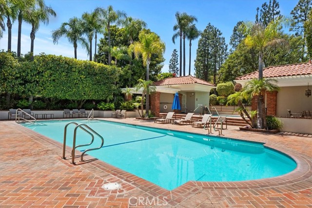 12303 Ridge Circle, Los Angeles CA: https://media.crmls.org/medias/dd57cd23-5e0f-46a6-9c21-23d9932a4bd7.jpg