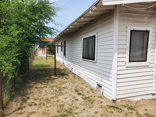 Detail Gallery Image 3 of 23 For 124 S Olive Ave, Rialto,  CA 92376 - 3 Beds | 1 Baths