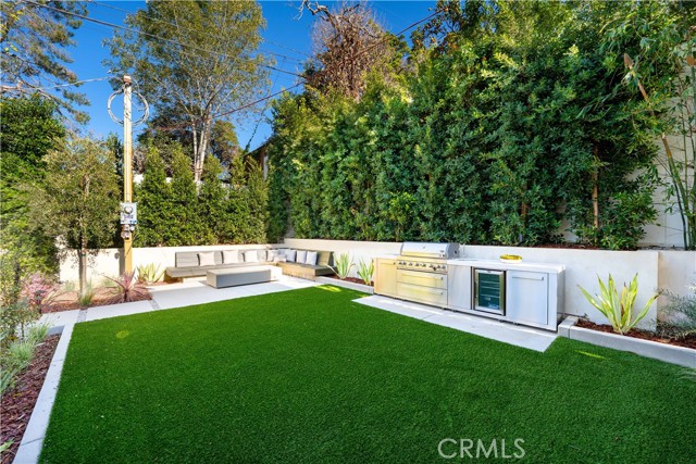 10840 Queensland, Los Angeles CA: https://media.crmls.org/medias/dd58ef54-f628-4680-977d-b25f98e61e22.jpg