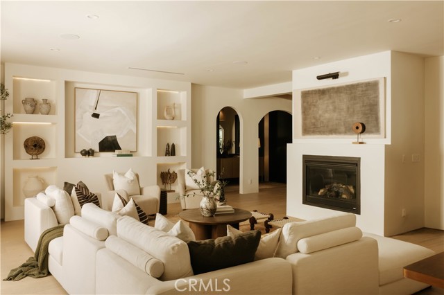 17930 Karen Drive, Encino CA: https://media.crmls.org/medias/dd5a3e3c-7930-4987-8a75-0c9bb57d6e61.jpg