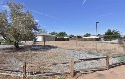 21825 Thunderbird Road, Apple Valley CA: https://media.crmls.org/medias/dd5a8c0e-c2a5-4a10-8108-091f36c7cb7a.jpg