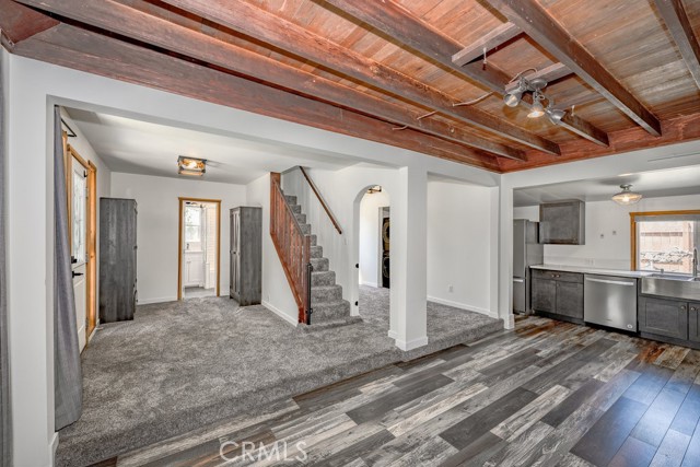 1219 N Lincoln Street, Burbank CA: https://media.crmls.org/medias/dd5a9f11-7957-44fc-8e7b-4a227b2f8794.jpg