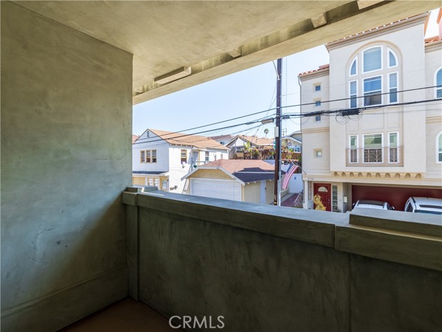 Detail Gallery Image 28 of 35 For 644 Hermosa Ave, Hermosa Beach,  CA 90254 - 3 Beds | 2/1 Baths