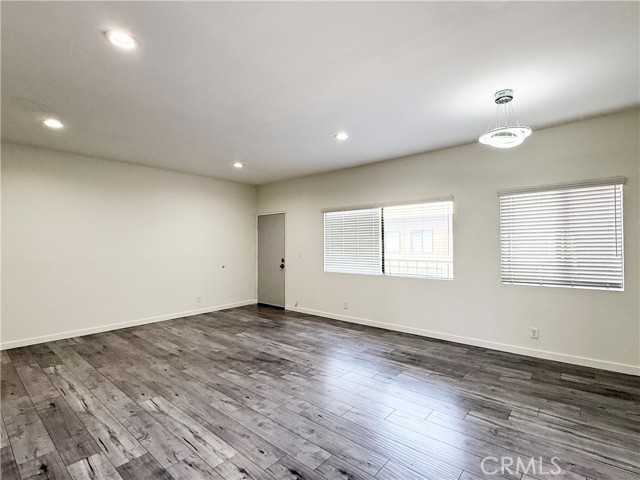 Detail Gallery Image 3 of 31 For 424 S Westmoreland Ave #306,  Los Angeles,  CA 90020 - 2 Beds | 2 Baths