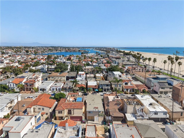 Detail Gallery Image 31 of 35 For 40 La Verne Ave, Long Beach,  CA 90803 - 4 Beds | 3 Baths