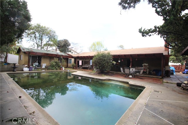 186 West Sidlee Street photo 2