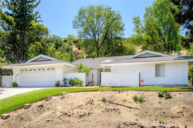4035 Ellenita Avenue, Tarzana CA: https://media.crmls.org/medias/dd5c6659-019a-40fc-847c-3926445ba61f.jpg