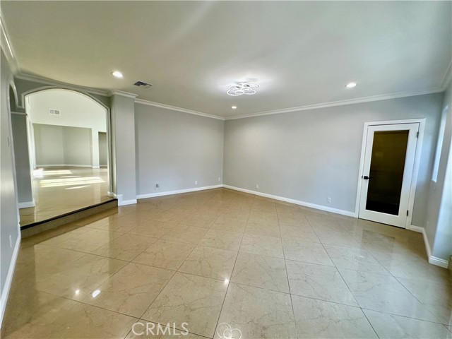 Detail Gallery Image 10 of 56 For 10760 Des Moines Ave, Porter Ranch,  CA 91326 - 3 Beds | 2/1 Baths