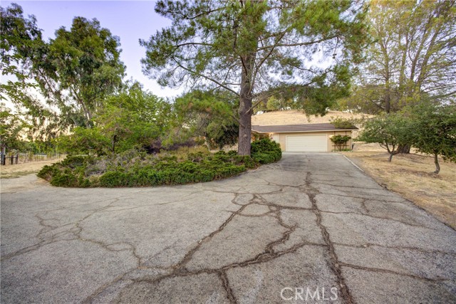6305 Portola Road, Atascadero CA: https://media.crmls.org/medias/dd5ccbc6-a34f-4d84-9227-1cf78d8620e1.jpg