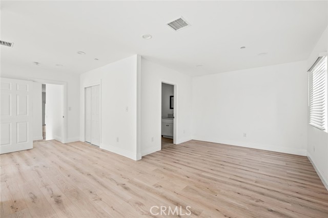 939 E 97th Street, Los Angeles CA: https://media.crmls.org/medias/dd5d2655-2c0a-403c-98ba-0e97bac12b15.jpg