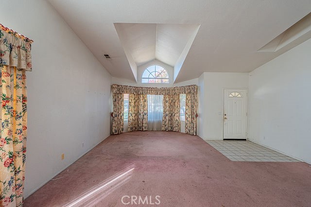 https://media.crmls.org/medias/dd5d6e2f-fdc9-4828-b128-fc32669660a4.jpg?preset=X-Large