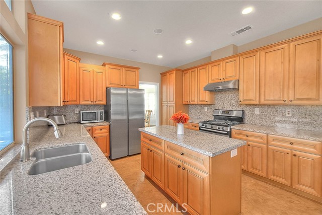 Detail Gallery Image 14 of 73 For 2481 Hawkwood Dr, Chino Hills,  CA 91709 - 5 Beds | 3 Baths