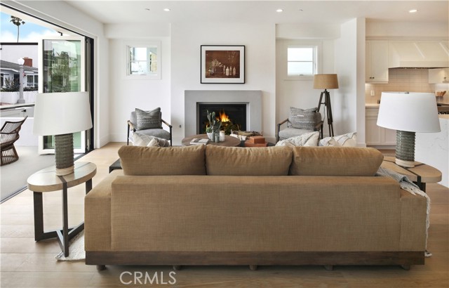 Detail Gallery Image 6 of 35 For 411 39th St, Newport Beach,  CA 92663 - 3 Beds | 3 Baths