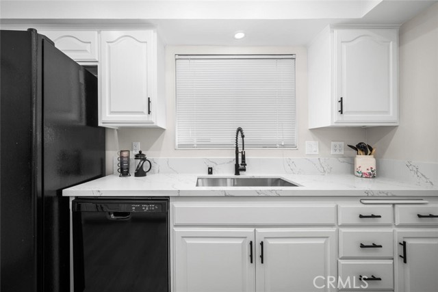 Detail Gallery Image 10 of 59 For 9826 Saint George Cir, Cypress,  CA 90630 - 3 Beds | 2 Baths