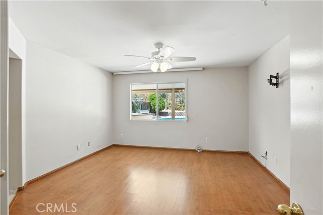Detail Gallery Image 9 of 43 For 29193 Sunswept Dr, Lake Elsinore,  CA 92530 - 3 Beds | 2 Baths