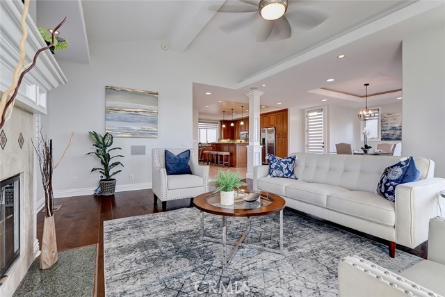 720 10th Street, Hermosa Beach, California 90254, 4 Bedrooms Bedrooms, ,3 BathroomsBathrooms,Residential,Sold,10th,SB21226543