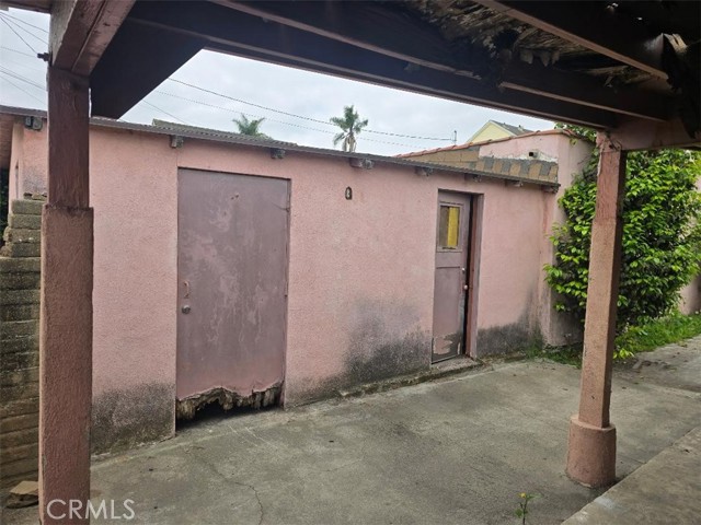 7710 S Halldale Avenue, Los Angeles CA: https://media.crmls.org/medias/dd5f587c-fbfc-4d5a-8063-fd6e8dcc011b.jpg