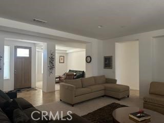 9322 Hollywood Court, Phelan CA: https://media.crmls.org/medias/dd5f899b-188b-4179-ac6c-ead88c44e666.jpg