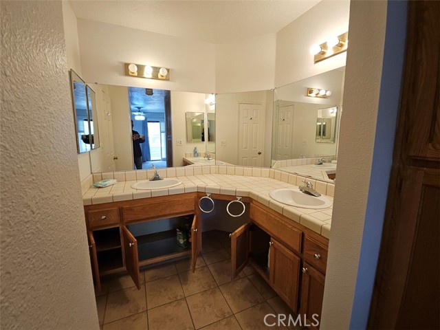 Detail Gallery Image 9 of 16 For 11620 Locust Ln, Apple Valley,  CA 92308 - 2 Beds | 2 Baths