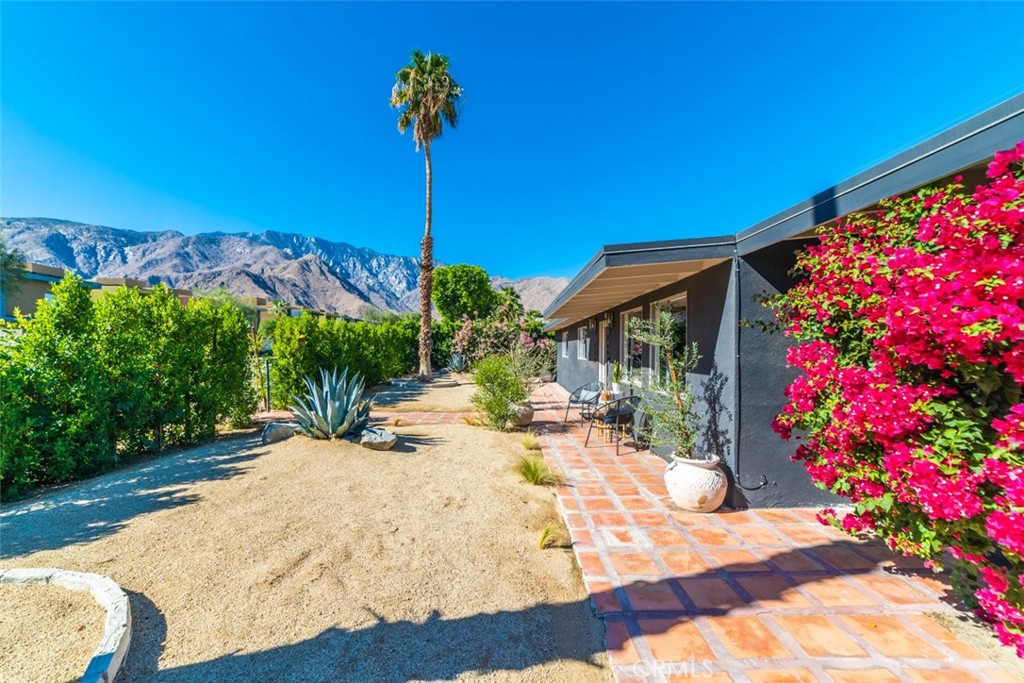 250 W Cortez Road