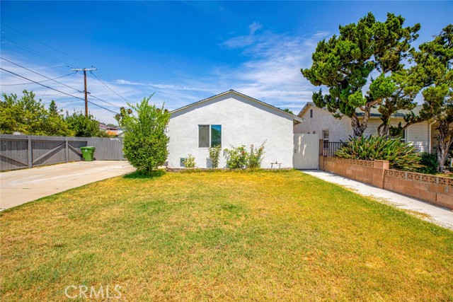 Detail Gallery Image 3 of 14 For 17237 Kingsbury St a,  Granada Hills,  CA 91344 - 0 Beds | 1 Baths